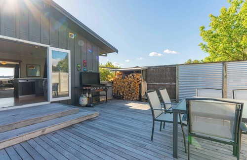 Taupo House | Willow Lake House - Lake Taupo Holiday Home
