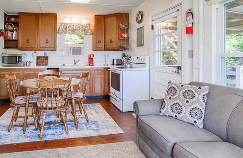 Hammondsport Cottage | Willow Point: Location,Location,Location!