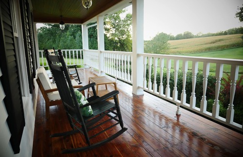 Pleasant View House | Willow Pond Nashville, A Private Luxury Five-Star Farmhouse Great for Lg Groups!
