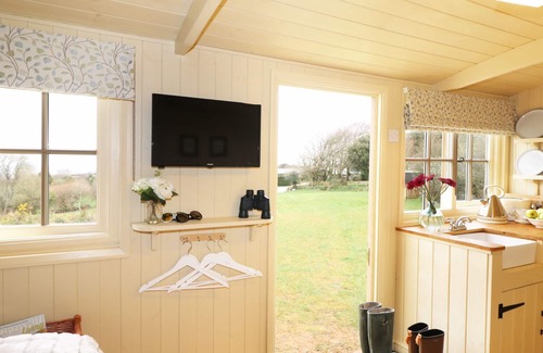 Burlawn Cottage | WILLOW, romantic, character holiday cottage in Wadebridge