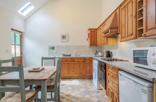 Wood Norton Cottage | WILLOW, romantic, with a garden in Wood Norton