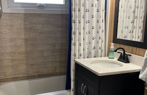 Solon Township Cottage | Willow Shores - Newly Updated Lake Front Cottage
