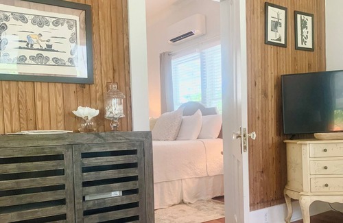 Biloxi Hotel | Willow Suite at The Mockingbird Inn Boutique Hotel