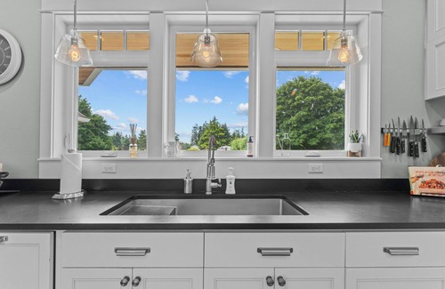 Ridgefield House | Willow & Vine- Retreat & Small Event Estate in Ridgefield, WA steps to winery