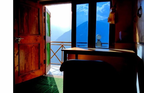 Manali Cottage | Willow Way - A Dream Wooden Cottage in Himalayas