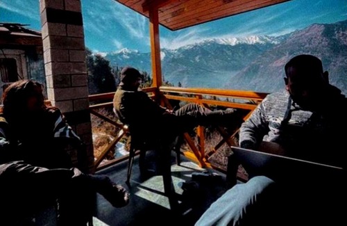 Manali Cottage | Willow Way - A Dream Wooden Cottage in Himalayas