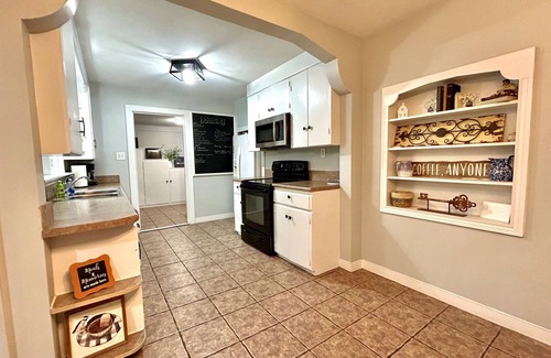 Paragould House | Willows Cottage - Charming Home in Paragould