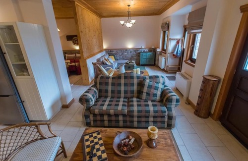 Karpenisi House | Willows Lodge