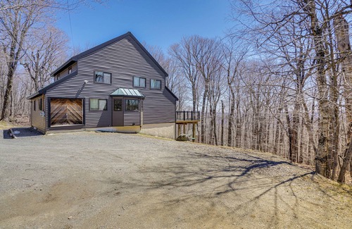 Wilmington House | Wilmington Retreat w/Deck, Lake Views & Game Room