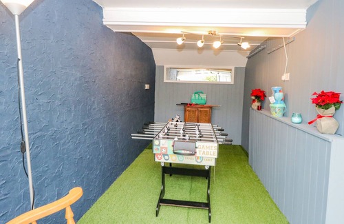 Caister-on-Sea Cottage | WILROSE COTTAGE, pet friendly, with open fire in Caister-On-Sea