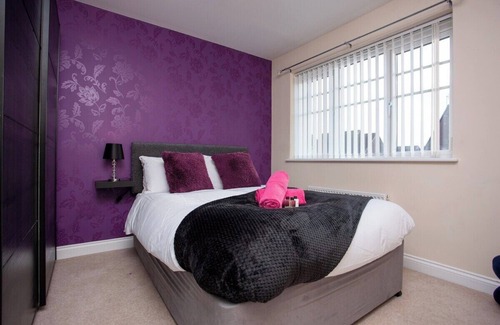 Redcar House | Wilton Lodge Redcar 3 Dbl Bedrooms Horizon Stays