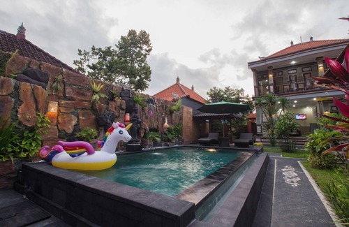 Lodtunduh Villa | Win House Ubud by Supala
