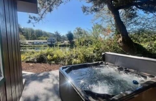 Brookings House | Winchuck Riverfront Home