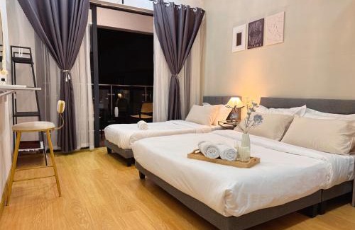 Central District Apartment | Wind Serenity at Country Garden Danga Bay with 2CarParks FOC Netflix Access and YouTube Premium 3Beds3Bath for 6-13pax by Minshuku