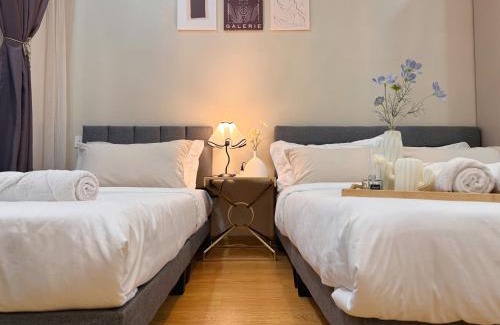 Central District Apartment | Wind Serenity at Country Garden Danga Bay with 2CarParks FOC Netflix Access and YouTube Premium 3Beds3Bath for 6-13pax by Minshuku