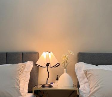 Central District Apartment | Wind Serenity at Country Garden Danga Bay with 2CarParks FOC Netflix Access and YouTube Premium 3Beds3Bath for 6-13pax by Minshuku