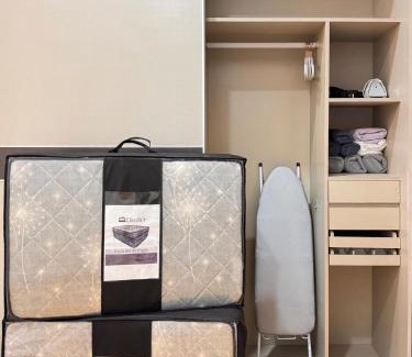 Central District Apartment | Wind Serenity at Country Garden Danga Bay with 2CarParks FOC Netflix Access and YouTube Premium 3Beds3Bath for 6-13pax by Minshuku