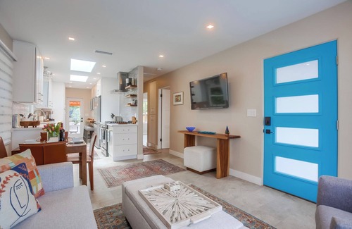 Beach Barber Tract Cottage | Windansea Beach House - beautifully updated 2 bedroom cottage by the beach
