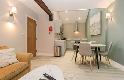 Kendal Cottage | WINDERMERE, pet friendly, character holiday cottage in Kendal