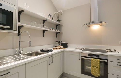 Kendal Cottage | WINDERMERE, pet friendly, character holiday cottage in Kendal