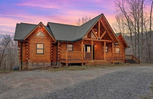 Mace House | Windfall Lodge - Large Log Cabin 10 minutes from Snowshoe