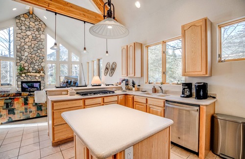 The Reserve House | Windflower Retreat: Beautiful Dog Friendly Home