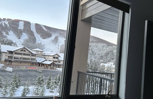 Windham Condo | Windham ski in-out condo, luxury 2000+ sf modern 5BR, hot tub, pool, boot room+