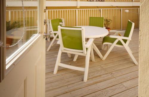 East Fort Lauderdale Resort | Windjammer Resort and Beach Club