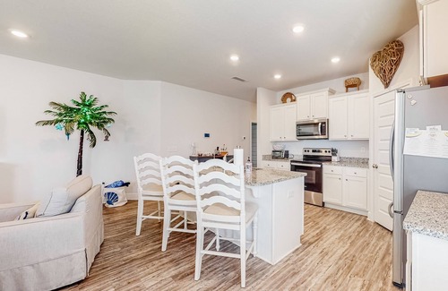 Port St. Joe House | Windmark - Day Drinking | House in Port St Joe with a hot tub & additional suite