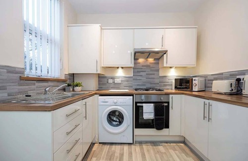 Reddish House | Windmill House Summar