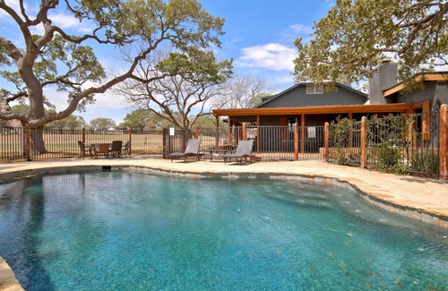 Bergheim House | Windmill House -Guest Cottage w/pool