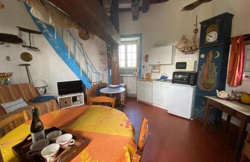 Cherrueix House | Windmill in Cherrueix near Mont Saint Michel