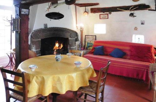 Cherrueix House | Windmill in Cherrueix near Mont Saint Michel