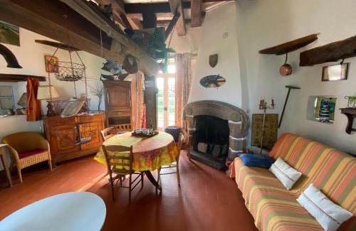 Cherrueix House | Windmill in Cherrueix near Mont Saint Michel