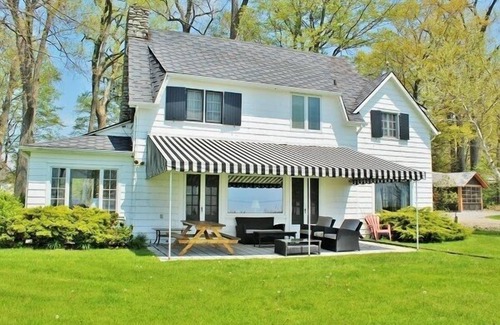 Fort Erie Cottage | Windmill Point Place - All yours - Private Beach Location