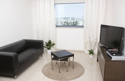 Nachlaot Apartment | Windows of Jerusalem - Serene Apt. in City Center