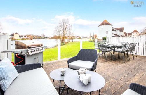 South Cerney House | Windrush Lake 89, Lodge View - P