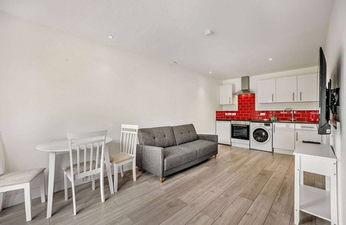 Chipping Norton House | Windrush - Large House with Stunning Rural Views