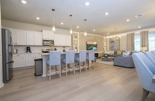 Four Corners Villa | Windsor Cay 122 - Eight Bedroom Villa, Sleeps 19