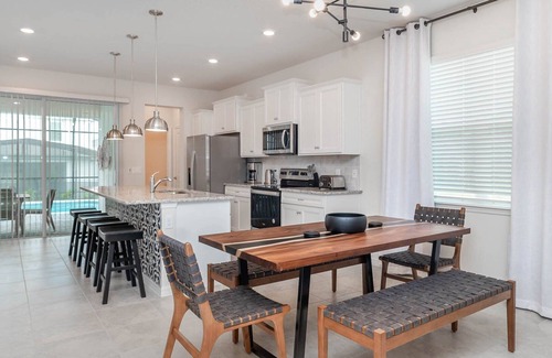 Davenport House | Windsor Island Resort 5 Bedroom East Facing Pool - P820923