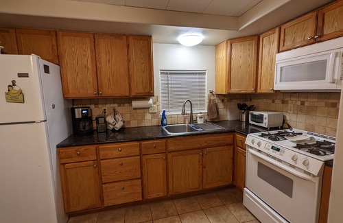 Lake Havasu City House | Windsor Launch Ramp and Havasu State Park within walking distance!