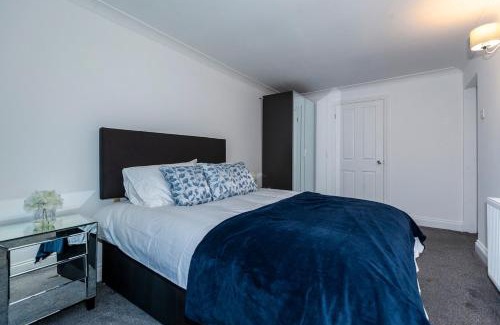 Datchet House | Windsor Reach