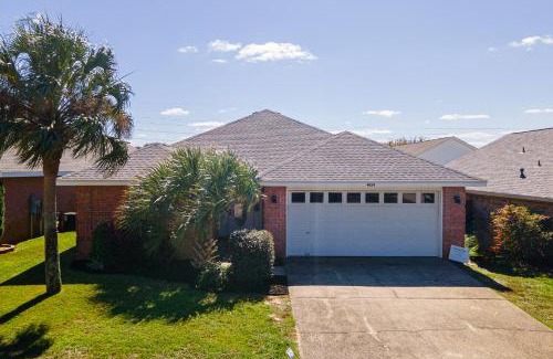 Crystal Beach House | WINDSTARR DESTIN- Golf Cart Included, One level, Close to beach, Pet friendly