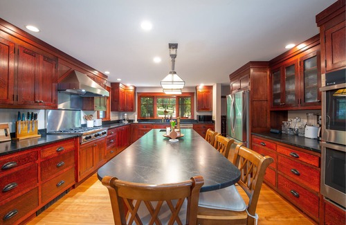 Woolwich House | Windward Lodge- stunning, dog-friendly private waterfront retreat. Seasonal dock