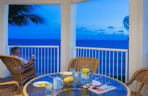 Key West Hotel | Windward Point Beachfront Resort, Hot Tub, Pool
