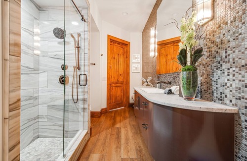 Sapphire Cabin | Windy Hill Lodge, A LUXURIOUS ESTATE