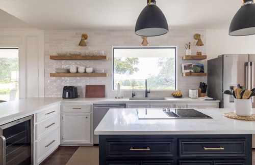 La Grange House | Windy Hill Retreat | Modern Farmhouse with Views, Cowboy Pool & Firepit