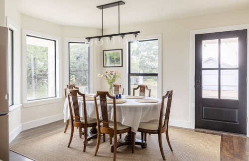 La Grange House | Windy Hill Retreat | Modern Farmhouse with Views, Cowboy Pool & Firepit