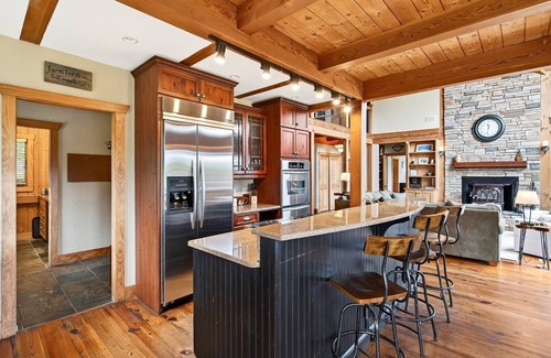 Fairview Other | Windy Path Farm | Animals, Hot Tub, Game Room + Breathtaking VIEWS!