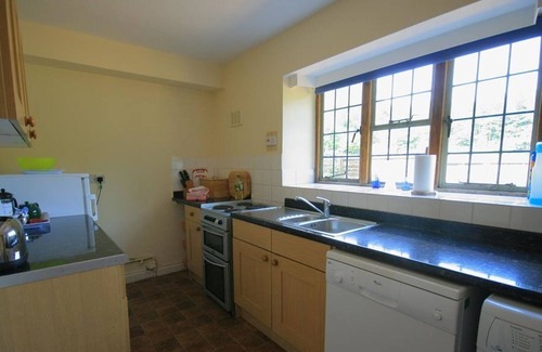 Longborough Cottage | WINDY RIDGE COTTAGE, pet friendly, with open fire in Longborough